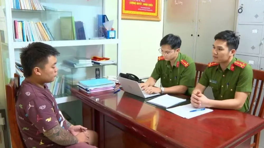 Công an Thanh Hóa bắt giữ 3 đối tượng dùng chiêu va quệt xe để cưỡng đoạt tài sản, điều tra 2 vụ chiếm đoạt 9,5 triệu đồng.