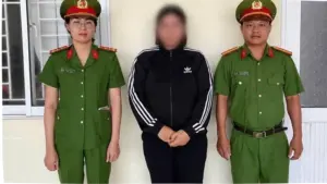 Khởi tố vụ chứa mại dâm tại quán nhậu ở TPHCM, bốn bị can bị bắt tạm giam, trong đó có hai người bị điều tra về hành vi mua dâm người dưới 18 tuổi.