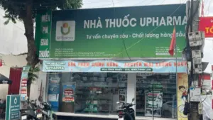 Chuỗi nhà thuốc UPharma bị phản ánh bán thuốc kê đơn không cần đơn bác sĩ tại một số cơ sở, đặt ra lo ngại về việc tuân thủ quy định GPP.