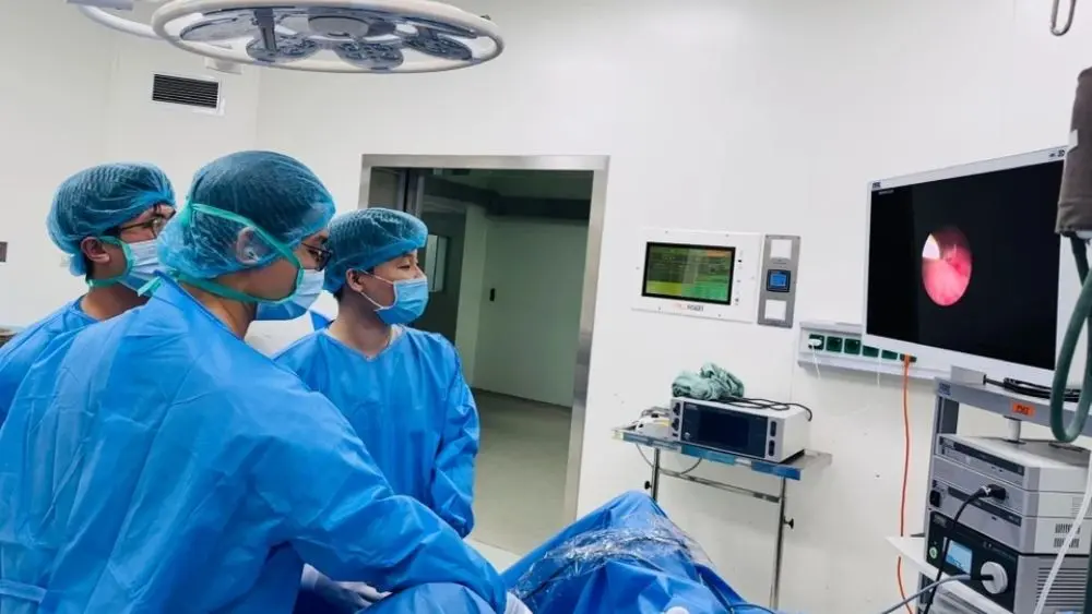 Cô giáo 29 tuổi mất chức năng thận sau thời gian chủ quan với dấu hiệu bất thường, bác sĩ khuyến cáo khám sớm để tránh biến chứng.