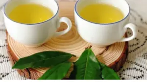 Uống trà không đường đúng lượng mỗi ngày có thể hỗ trợ bảo vệ tim mạch và giảm nguy cơ đột quỵ, theo nhiều nghiên cứu.
