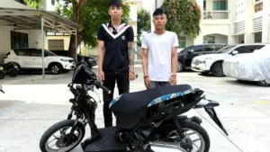 Hai đối tượng có tiền án bị điều tra sau 10 vụ phá kính ô tô trộm tài sản, vụ việc thu hút sự quan tâm của dư luận.