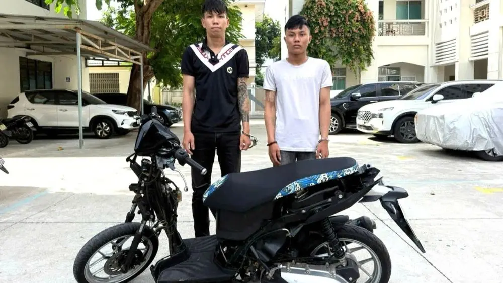 Hai đối tượng có tiền án bị điều tra sau 10 vụ phá kính ô tô trộm tài sản, vụ việc thu hút sự quan tâm của dư luận.