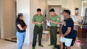 Quy định khai báo lưu trú khi bạn bè hoặc người yêu đến ở qua đêm được nhiều người quan tâm. Tìm hiểu trường hợp nào phải thực hiện.