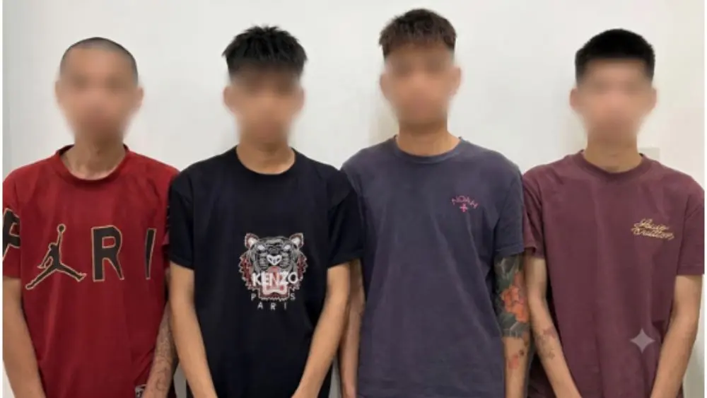 Cướp tài sản ở Bắc Ninh: Nhóm thiếu niên giả xin đi nhờ xe, đeo mặt nạ dùng dao khống chế nạn nhân để cướp xe máy.