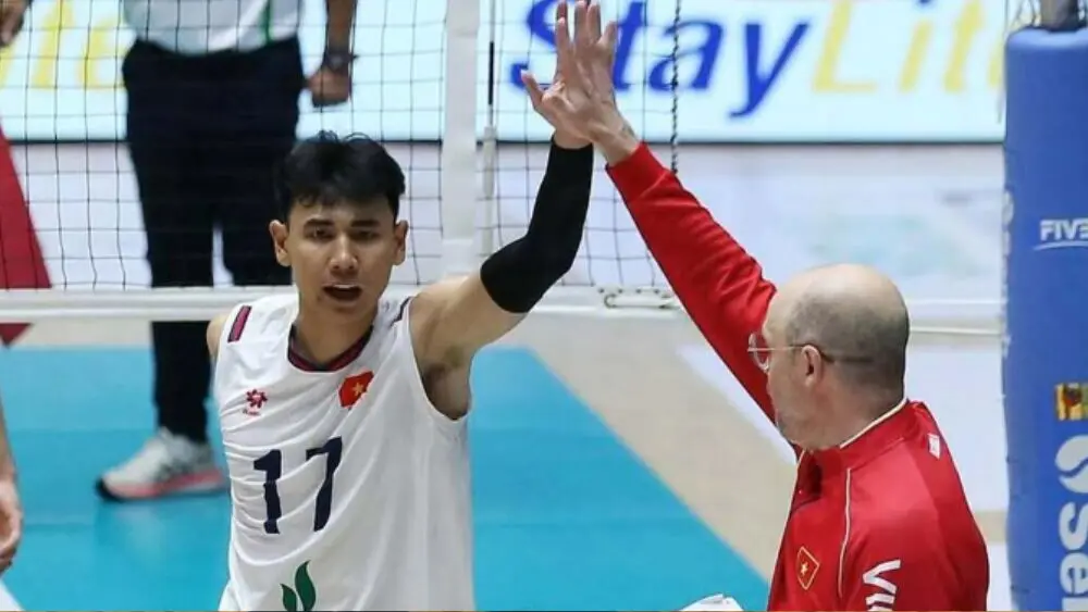 Bóng chuyền nam Việt Nam lần đầu thắng Indonesia sau 11 năm để vào chung kết SEA V-Cup 2026. Xem màn trình diễn ấn tượng của đội tuyển.