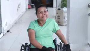 Hành trình vượt khó của nữ VĐV khuyết tật Phạm Thị Hằng từ người ở nhà đến ngôi vô địch truyền cảm hứng mạnh mẽ.