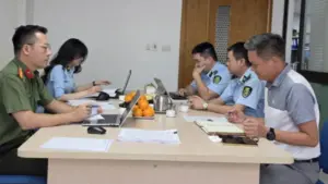 Hà Nội tước quyền phân phối xăng dầu của 2 doanh nghiệp và xử phạt 270 triệu đồng. Cập nhật chi tiết vụ việc mới nhất.