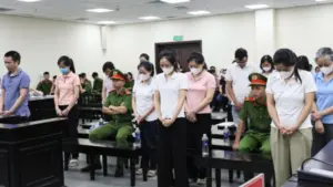 Vụ án Herbitech: Vợ chồng giám đốc lĩnh gần 40 năm tù vì sản xuất hàng giả là thực phẩm bảo vệ sức khỏe. Xem diễn biến phiên tòa.