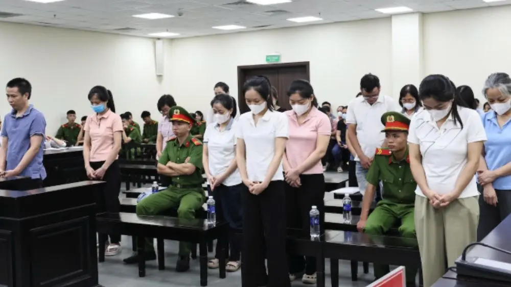 Vụ án Herbitech: Vợ chồng giám đốc lĩnh gần 40 năm tù vì sản xuất hàng giả là thực phẩm bảo vệ sức khỏe. Xem diễn biến phiên tòa.