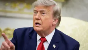 Tổng thống Trump phát cảnh báo cứng rắn tới Iran giữa căng thẳng leo thang, thu hút sự quan tâm về diễn biến mới của xung đột.