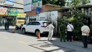 Người đàn ông được phát hiện tử vong trong ô tô khóa kín tại TPHCM, cơ quan chức năng đang điều tra nguyên nhân vụ việc.