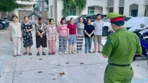 Công an Đà Nẵng bắt nhóm nữ cầm đầu đường dây lô đề giao dịch gần 8 tỷ đồng, làm rõ phương thức hoạt động và các đối tượng liên quan.