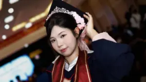 Nữ sinh ngành Luật tốt nghiệp GPA 3.99/4.0 với hành trình học tập và trải nghiệm nổi bật. Khám phá bí quyết giúp cô không ngừng phát triển.