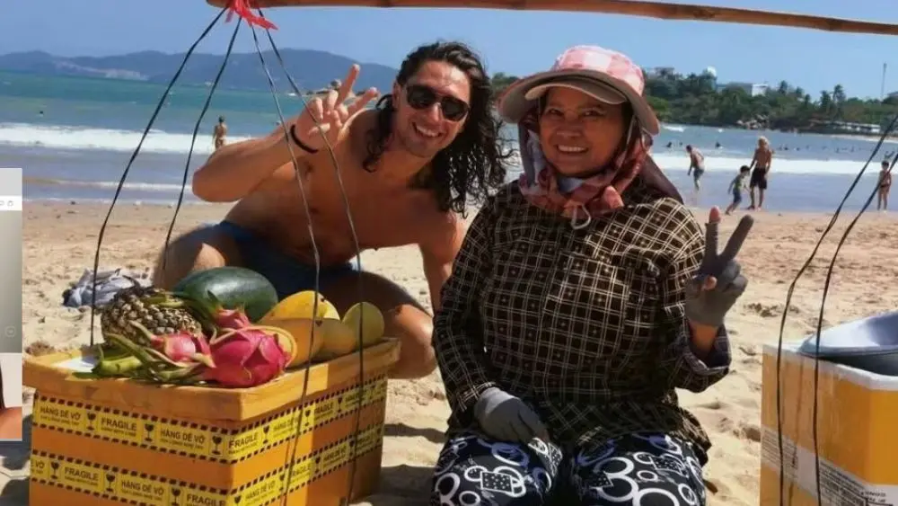 Người bán hoa quả nổi tiếng ở Nha Trang bị xử lý vì vi phạm quy định, khẳng định nguyên tắc không có ngoại lệ trong thực thi pháp luật.