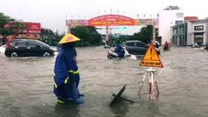 Mưa lớn khiến nhiều tuyến đường ở Hải Phòng ngập sâu, giao thông bị ảnh hưởng. Xem diễn biến và tình hình mới nhất.