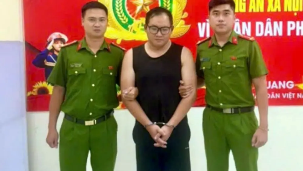 Công an Hà Nội bắt Nguyễn Tiến Dũng sau khoảng 4 giờ truy xét vụ cướp tiệm vàng ở xã Nội Bài, thu hút sự quan tâm của dư luận.