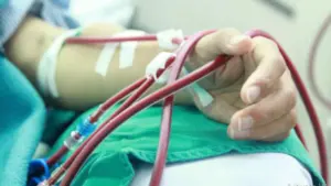 Cô gái suy thận từ tuổi 22 phải chạy thận nhiều năm, câu chuyện cảnh báo hậu quả của việc chủ quan với sức khỏe và lối sống.