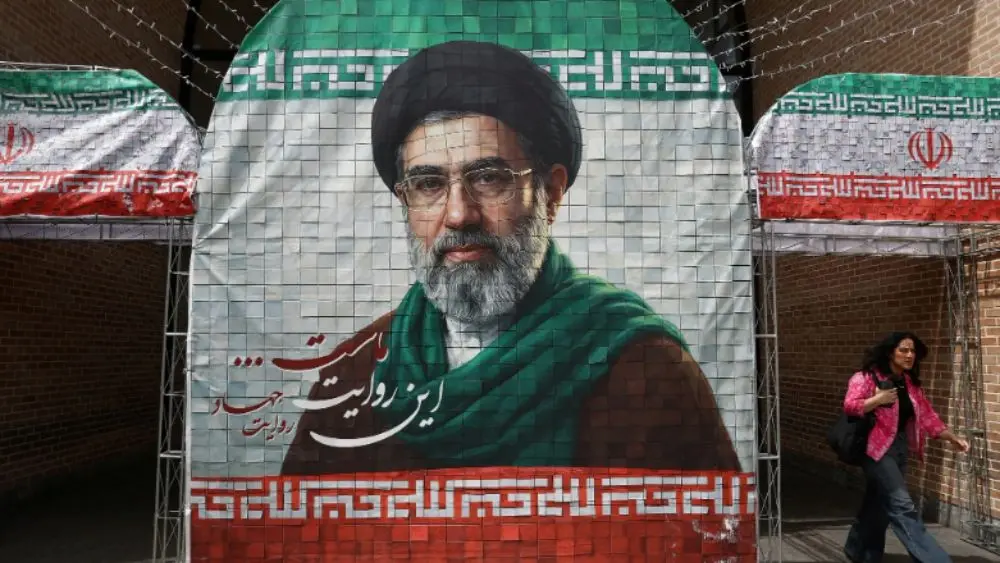 Mỹ áp lệnh cấm vận mới và đưa ra yêu cầu với Iran về eo biển Hormuz, làm gia tăng căng thẳng giữa hai bên