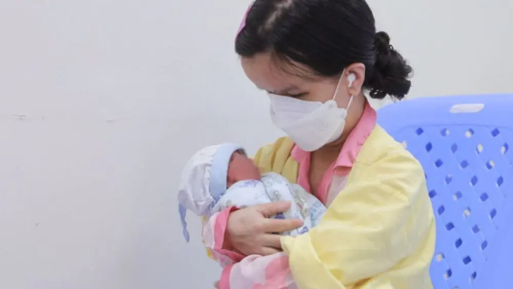 Truyền máu bào thai giúp cứu sống em bé của sản phụ cao 1,2 m sau thai kỳ nhiều biến chứng, mở ra hy vọng cho ca nguy cơ cao.