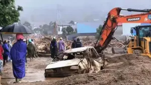 Lũ dữ cuốn trôi, vò nát ô tô giữa cảnh tan hoang ở Sơn La, Lai Châu sau trận lũ quét. Xem chi tiết thiệt hại.