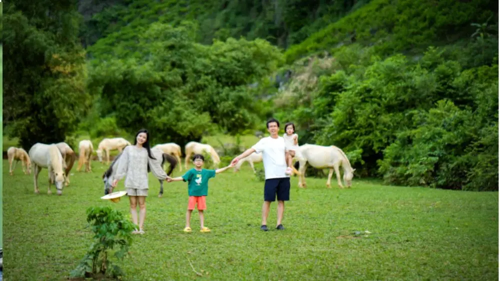 Du lịch Hữu Liên (Lạng Sơn) hấp dẫn du khách Hà Nội với cảnh sắc yên bình, nhiều trải nghiệm thiên nhiên và chi phí chỉ từ 2,3 triệu đồng.