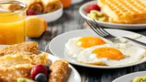 Chạy bộ giảm cân sai cách có thể khiến người trung niên mất cơ, mệt mỏi và trông già hơn. Xem lời khuyên từ chuyên gia.