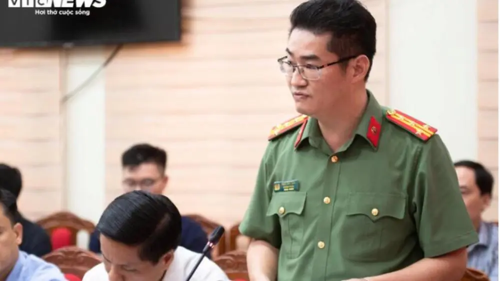 "Không được nhớ những gì tôi yêu cầu trước đây để đưa vào yêu cầu này. Dựa vào nội dung bài viết: https://vnexpress.net/khi-thu-hoi-nha-xay-sai-phep-5085471.html và Chú thích ảnh gốc: Bất động sản phía tây Hà Nội. Hãy viết 4 thành phần sau cho ảnh đại diện của bài: 1.Mô tả SEO (meta description): ngắn gọn, súc tích, tối đa 160 ký tự, tóm tắt nội dung chính, chứa từ khóa, khuyến khích người đọc nhấp vào. 2.Tiêu đề: ngắn gọn, súc tích, tối đa 65 ký tự, chứa từ khóa chính, hấp dẫn người đọc. 3.Chú thích (caption): ngắn gọn, súc tích, tối đa125 ký tự, mô tả đúng nội dung ảnh, trả lời được ai – làm gì; cuối mô tả ghi thêm ""(Ảnh minh họa: ĐNM)"". Tuyệt đối không copy chú thích ảnh gốc ở trên. 4.Mô tả (alt text): ngắn gọn, súc tích, tối đa 125 ký tự, mô tả khách quan nội dung hình ảnh cho người không nhìn thấy ảnh. Yêu cầu chung: văn phong báo chí, chính xác với nội dung bài viết, không bịa thêm thông tin. " Khởi tố Trưởng điểm thi THPT Chuyên Tuyên Quang cùng 3 bị can liên quan vụ 146 điểm 10 môn Toán. Xem diễn biến điều tra mới nhất.