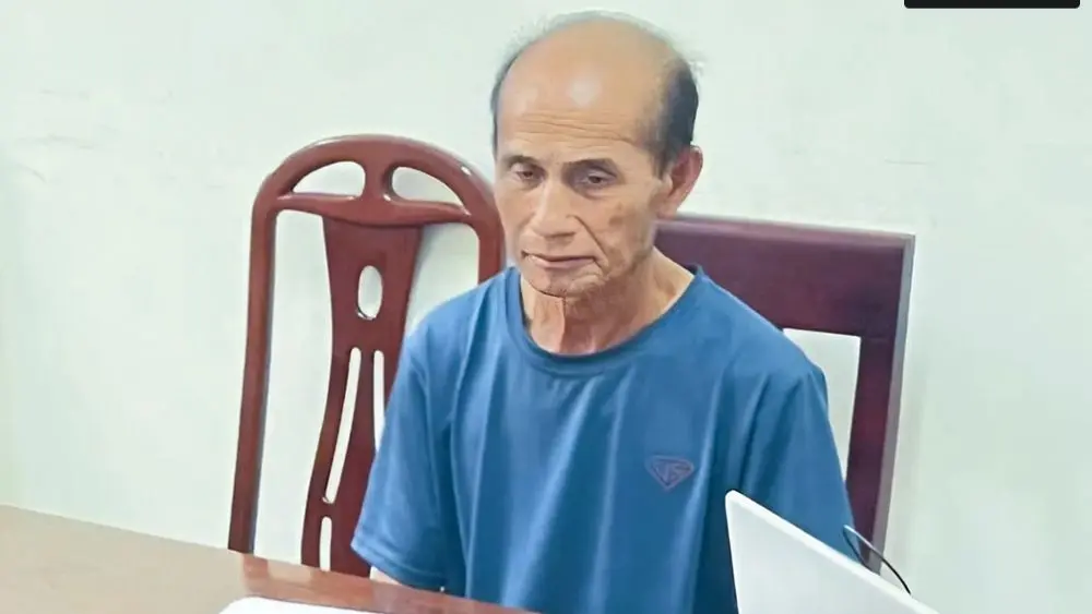 Bắt giữ Mùa Nênh Thông sau gần 30 năm trốn truy nã, Công an tỉnh Nghệ An di lý nghi phạm từ Lào về phục hồi điều tra vụ ma túy.