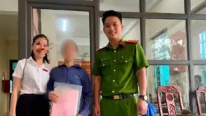 Suýt mất 100 triệu đồng vì bạn trai ngoại quốc trên Facebook, người phụ nữ được công an và ngân hàng kịp thời ngăn chặn lừa đảo.