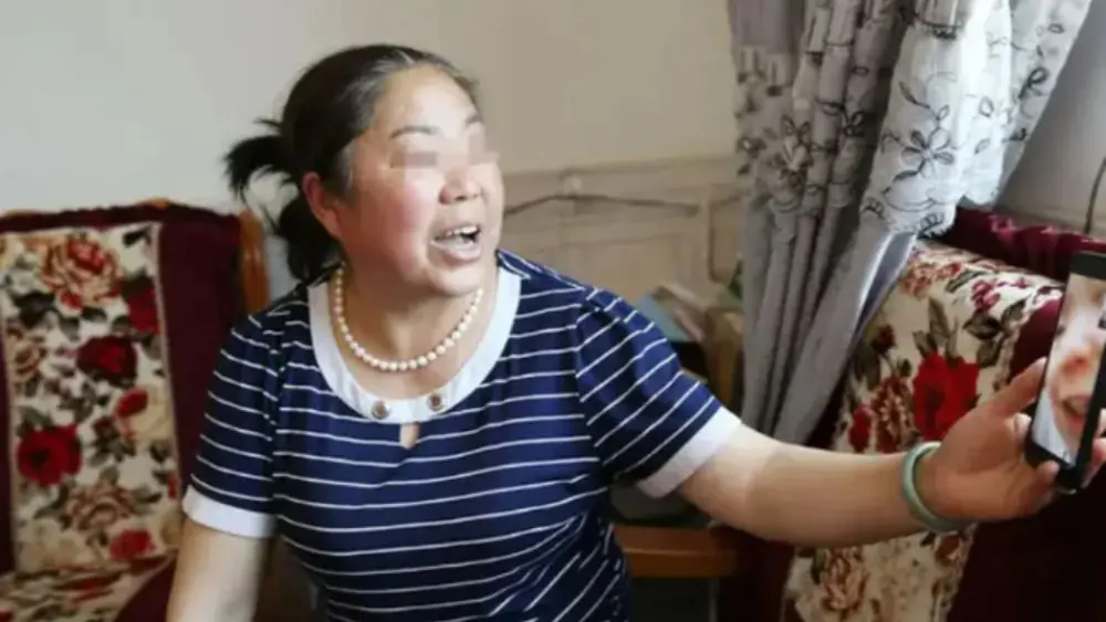 Khoe nhà mới của con lên mạng xã hội có thể vô tình ảnh hưởng đến quyền riêng tư và tương lai của trẻ. Tìm hiểu lời khuyên từ chuyên gia.