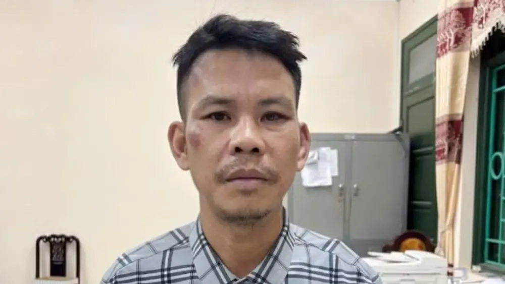 Bắt giữ Nguyễn Văn Lực sau vụ phóng hỏa đốt ô tô hàng xóm tại Phú Thọ, vụ việc đang được Công an tiếp tục điều tra, xử lý.