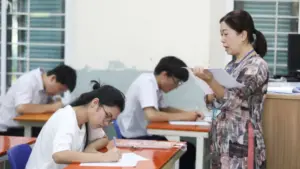 Chuyên gia phân tích việc tách kỳ thi tốt nghiệp THPT và tuyển sinh đại học, chỉ ra ưu điểm, hạn chế và các đề xuất đáng chú ý.