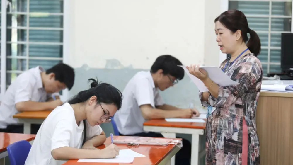 Chuyên gia phân tích việc tách kỳ thi tốt nghiệp THPT và tuyển sinh đại học, chỉ ra ưu điểm, hạn chế và các đề xuất đáng chú ý.