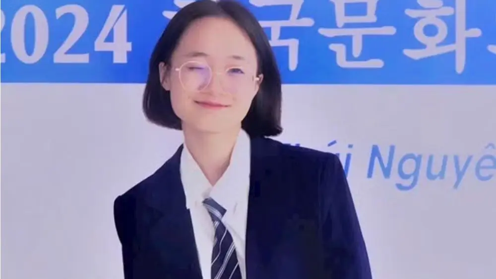 Nữ thủ khoa ngành Hàn Quốc học chia sẻ hành trình trưởng thành từ việc chọn đúng môi trường học tập và không ngừng nỗ lực phát triển bản thân.