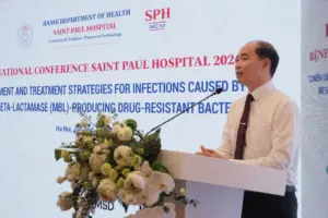 Vi khuẩn đa kháng thuốc đang là thách thức lớn trong điều trị bệnh viện. Tìm hiểu nguy cơ và giải pháp kiểm soát hiệu quả.