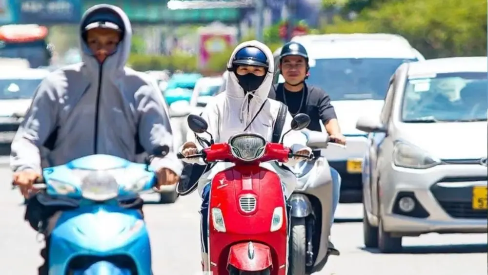 Nắng nóng tiếp tục gia tăng ở miền Bắc, miền Trung, nhiều nơi trên 38 độ và kéo dài trong những ngày tới.