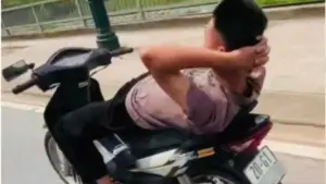 Thái Nguyên xử phạt nam thanh niên buông 2 tay khi lái xe máy, đồng thời phát hiện nhiều vi phạm giao thông khác.