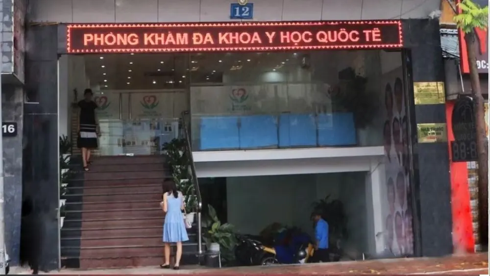 Phòng khám Kim Mã bị xử phạt 131 triệu đồng, tước giấy phép hoạt động 6 tháng do nhiều vi phạm.