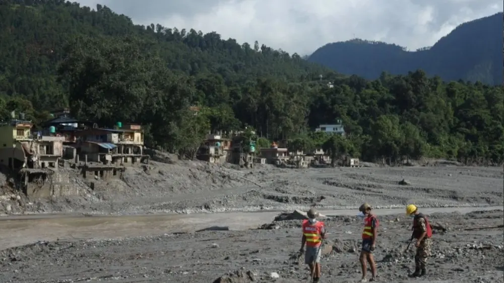 Lũ quét tàn phá khu vực Nuwakot, Nepal, khiến nhiều người thiệt mạng và mất tích, trong đó có công dân Việt Nam.