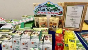 Sản phẩm đặc sản, quà tặng Thái Nguyên được giới thiệu tại hội nghị, góp phần quảng bá du lịch xanh và mở rộng thị trường.