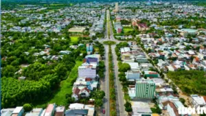 Đường Hùng Vương được mở rộng trên phần đất chừa sẵn, tạo thuận lợi cho dự án giao thông sau gần 30 năm.