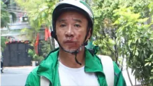 Hoàng "Bác sĩ" bị bắt sau vụ cướp giật túi xách, hé lộ quá khứ từng cầm đầu băng cướp khách rút tiền ngân hàng. Xem chi tiết vụ việc.