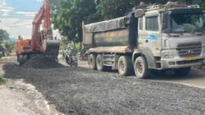 ĐT270 qua Thái Nguyên xuống cấp, phường Quyết Thắng nhiều lần khắc phục tạm thời nhưng mặt đường nhanh chóng hư hỏng trở lại.