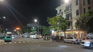 Công an và kiểm sát viên được ghi nhận có mặt tại nhà riêng của Hải Sapa TV ở Lào Cai trong tối 21/8.