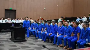 Vụ Nguyễn Bá Hoan nhận hối lộ hơn 16,3 tỷ đồng đang được xét xử, Viện Kiểm sát đề nghị áp dụng hình phạt nghiêm khắc.