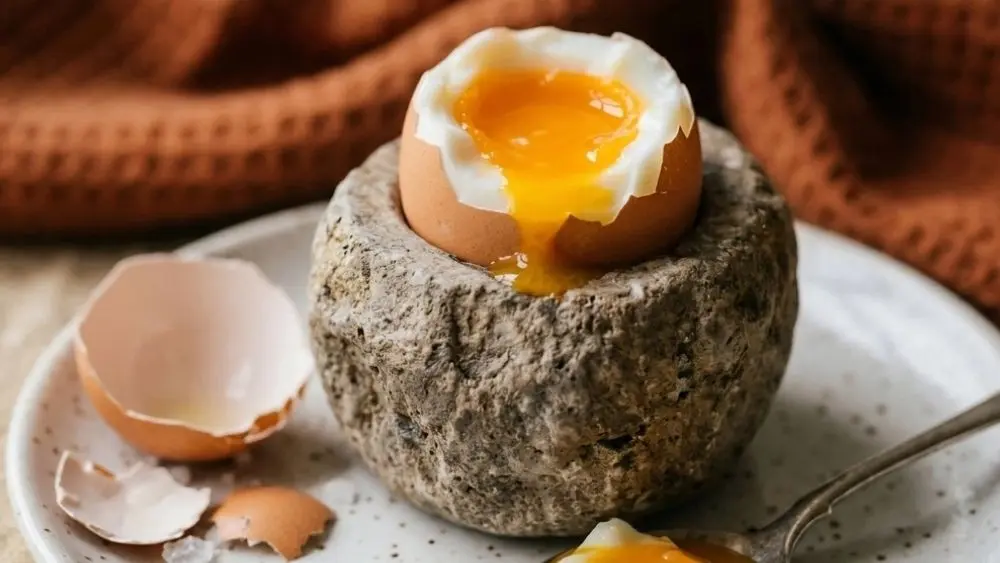 Trứng lòng đào có thể tiềm ẩn nguy cơ nhiễm khuẩn, người dân nên ăn trứng chín kỹ để bảo đảm an toàn thực phẩm và sức khỏe.