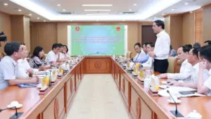 Thái Nguyên và Bộ Xây dựng nghiên cứu tuyến đường sắt đô thị kết nối Hà Nội, dự kiến dài khoảng 50 km, mở rộng không gian đô thị.