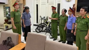 Giám đốc Ban QLDA TP Huế Hà Xuân Hậu bị khởi tố, bắt tạm giam để điều tra sai phạm tại dự án rác Hương Bình.
