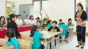 Sắp xếp cơ sở giáo dục, giảm biên chế quản lý, tăng biên chế giáo viên nhằm nâng cao chất lượng dạy học và tinh gọn bộ máy.